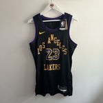 Cargar imagen en el visor de la galería, Los Angeles Lakers Lebron James Nike jersey - Medium
