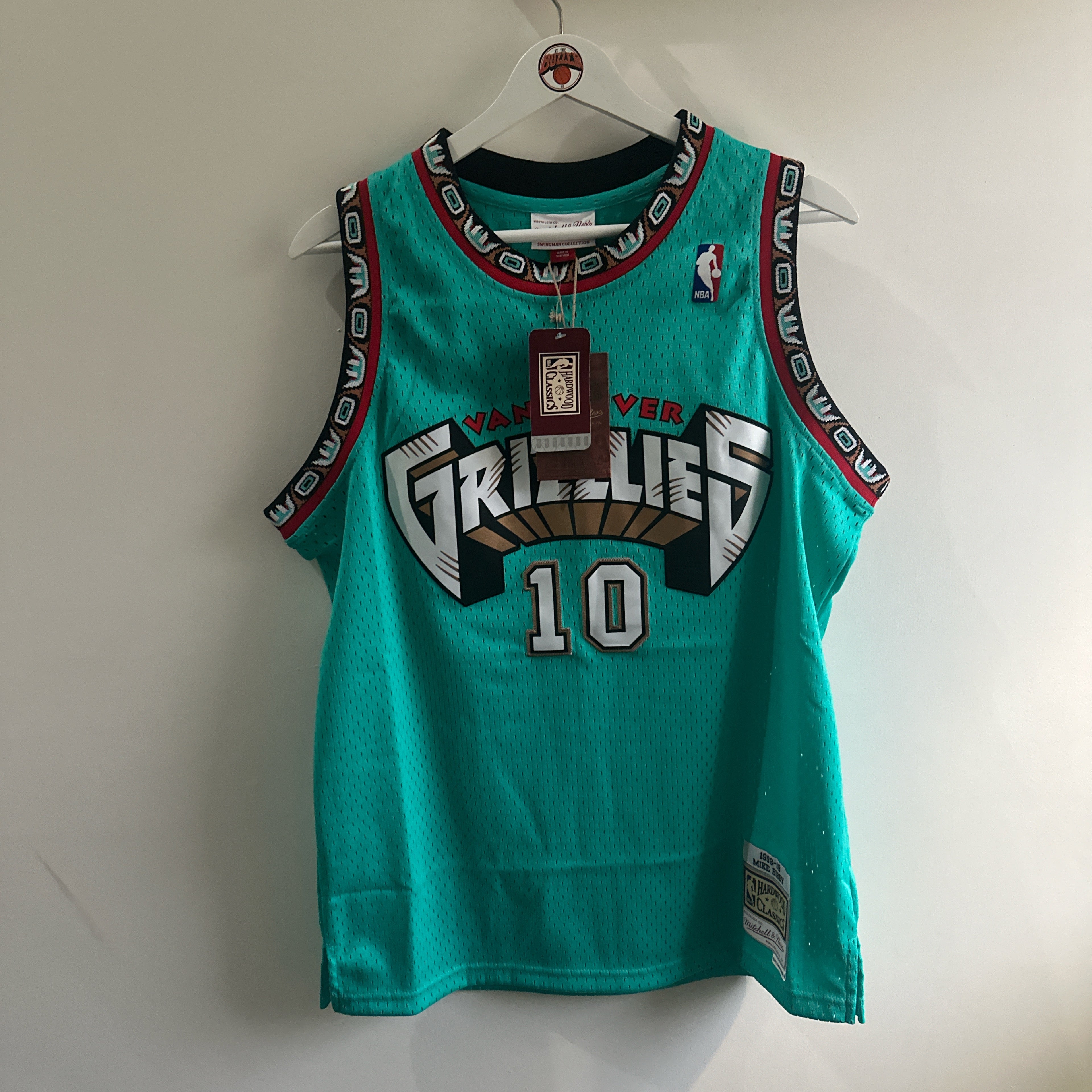 Vancouver Grizzlies Mike Bibby Mitchell & Ness Jersey - Youth XL