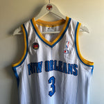 Load image into Gallery viewer, New Orleans Hornets Chris Paul Champion jersey - Medium
