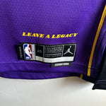 Charger l&#39;image dans la galerie, Los Angeles Lakers Lebron James Jordan jersey - Small
