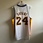 Lade das Bild in den Galerie-Viewer, Los Angeles Lakers Kobe Bryant Adidas jersey - Small (Fits Large)
