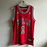 Lade das Bild in den Galerie-Viewer, Chicago Bulls Derrick Rose Adidas jersey - Small (fits Medium)
