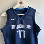 Load image into Gallery viewer, Dallas Mavericks Luka Doncic Nike jersey - Youth Medium
