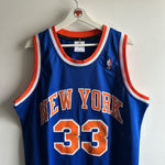 Lade das Bild in den Galerie-Viewer, New York Knicks Patrick Ewing Adidas jersey - Large
