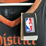 Afbeelding in Gallery-weergave laden, Washongton Wizards Kyle Kuzma Nike jersey - Small
