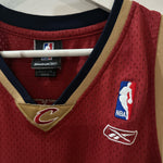 Carregar imagem no visualizador da galeria, Cleveland Cavaliers LeBron James  Reebok jersey  - Medium (Fits large)
