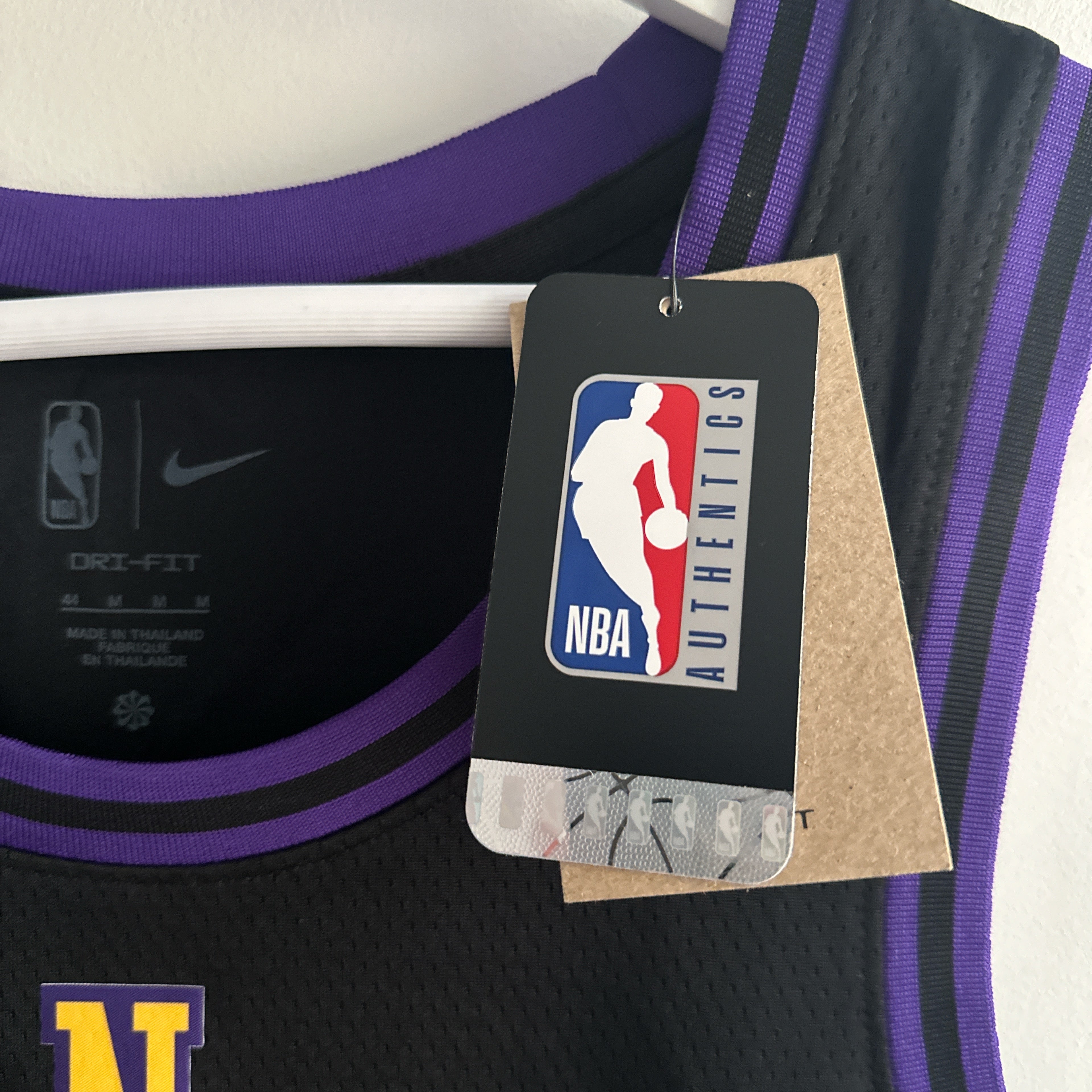 Los Angeles Lakers Lebron James Nike jersey - Medium