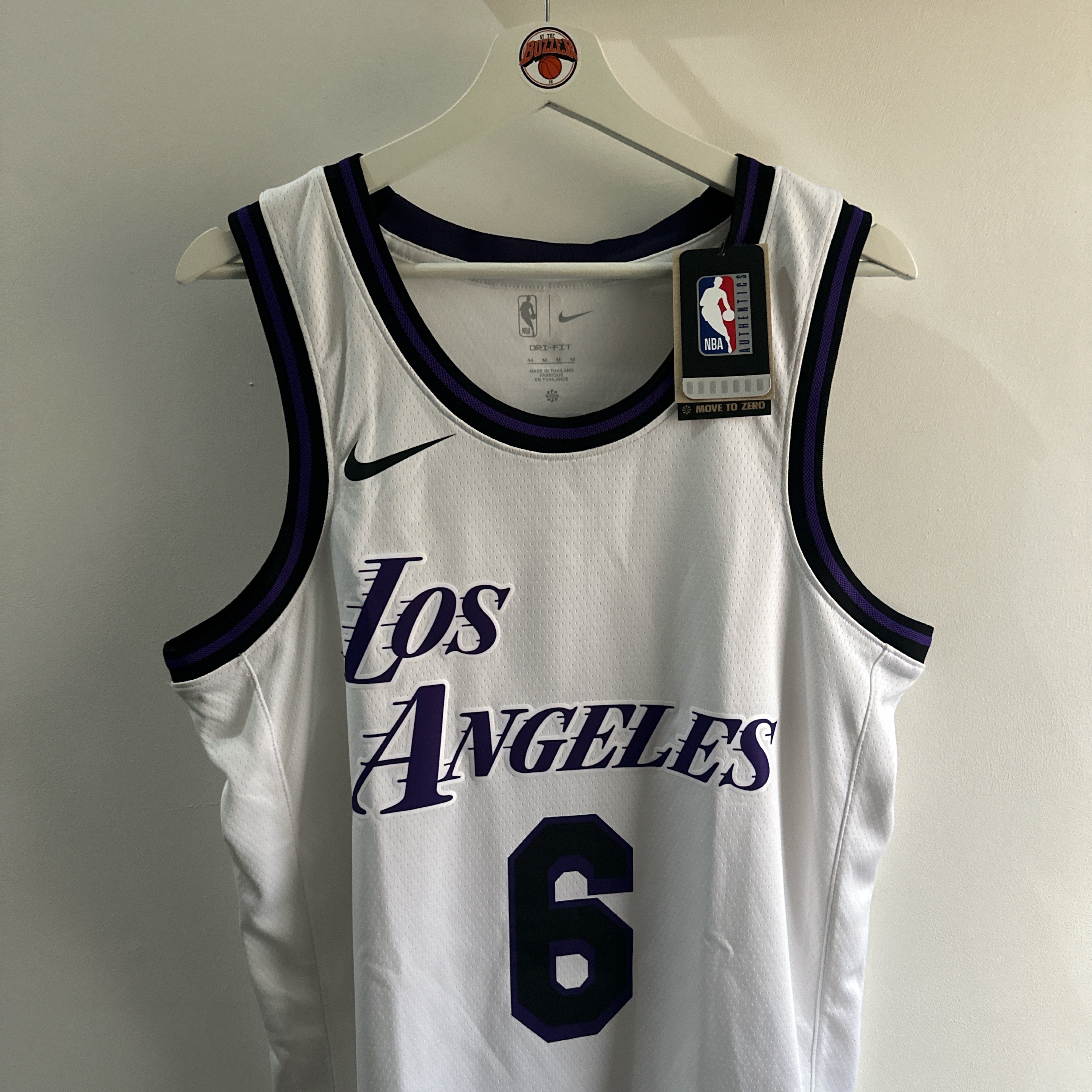 Los Angeles Lakers Lebron James Nike jersey - Medium