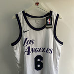 Carregar imagem no visualizador da galeria, Los Angeles Lakers Lebron James Nike jersey - Medium
