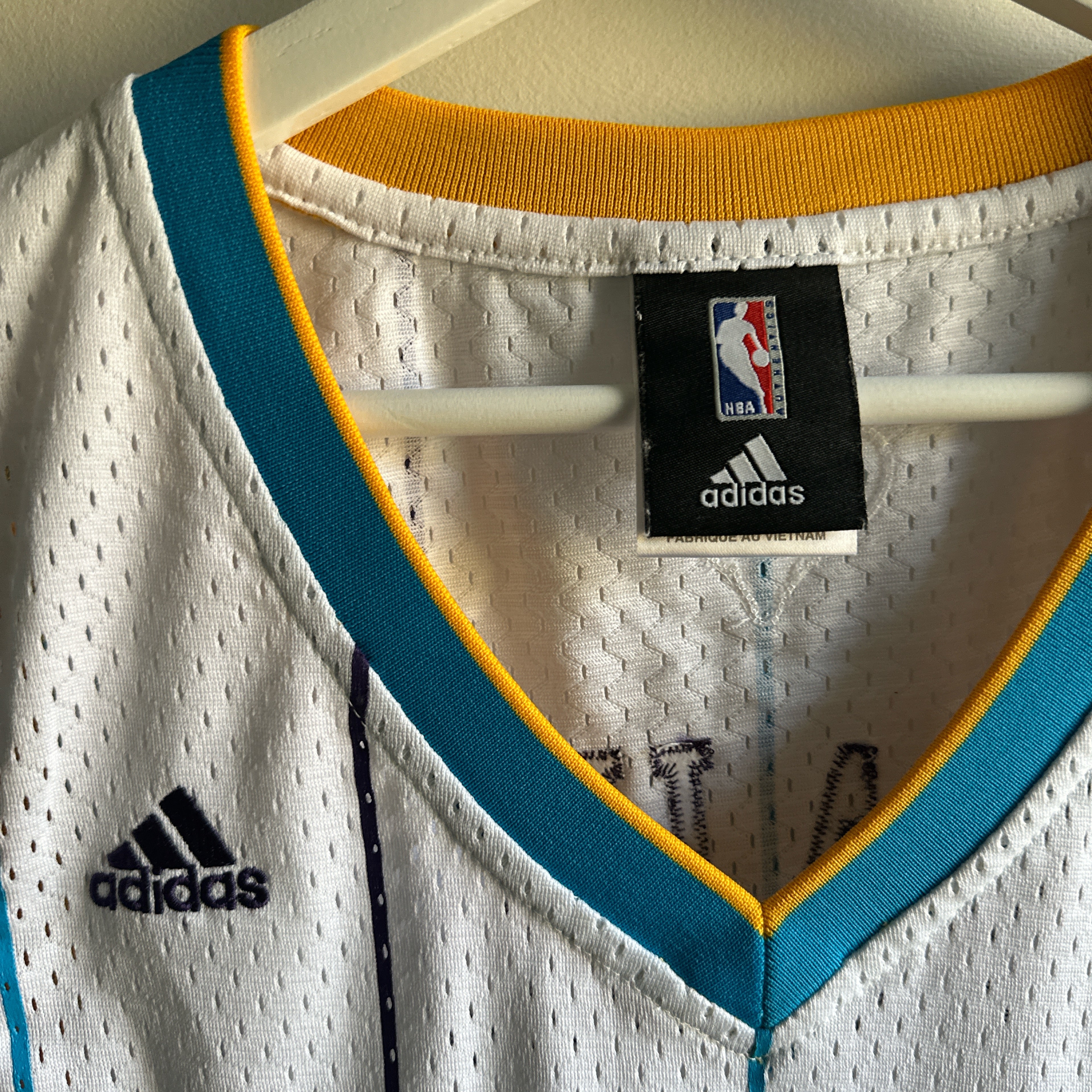 New Orleans Hornets Chris Paul Adidas jersey - Small (Fits medium)