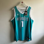 Carregar imagem no visualizador da galeria, Charlotte Hornets Lamelo Ball Jordan jersey - XL
