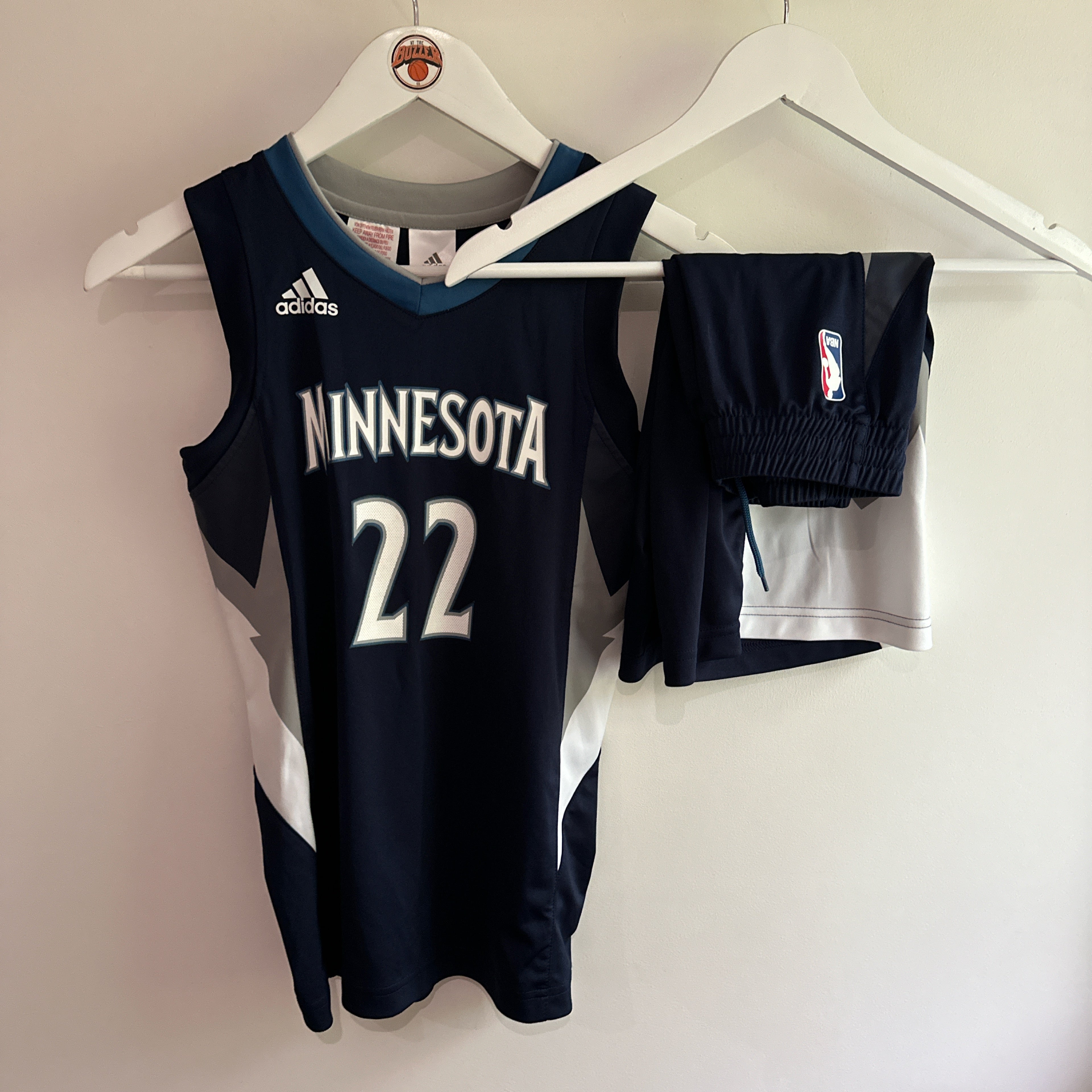 Minnesota Timberwolves Andrew Wiggins jersey & shorts - Youth Small