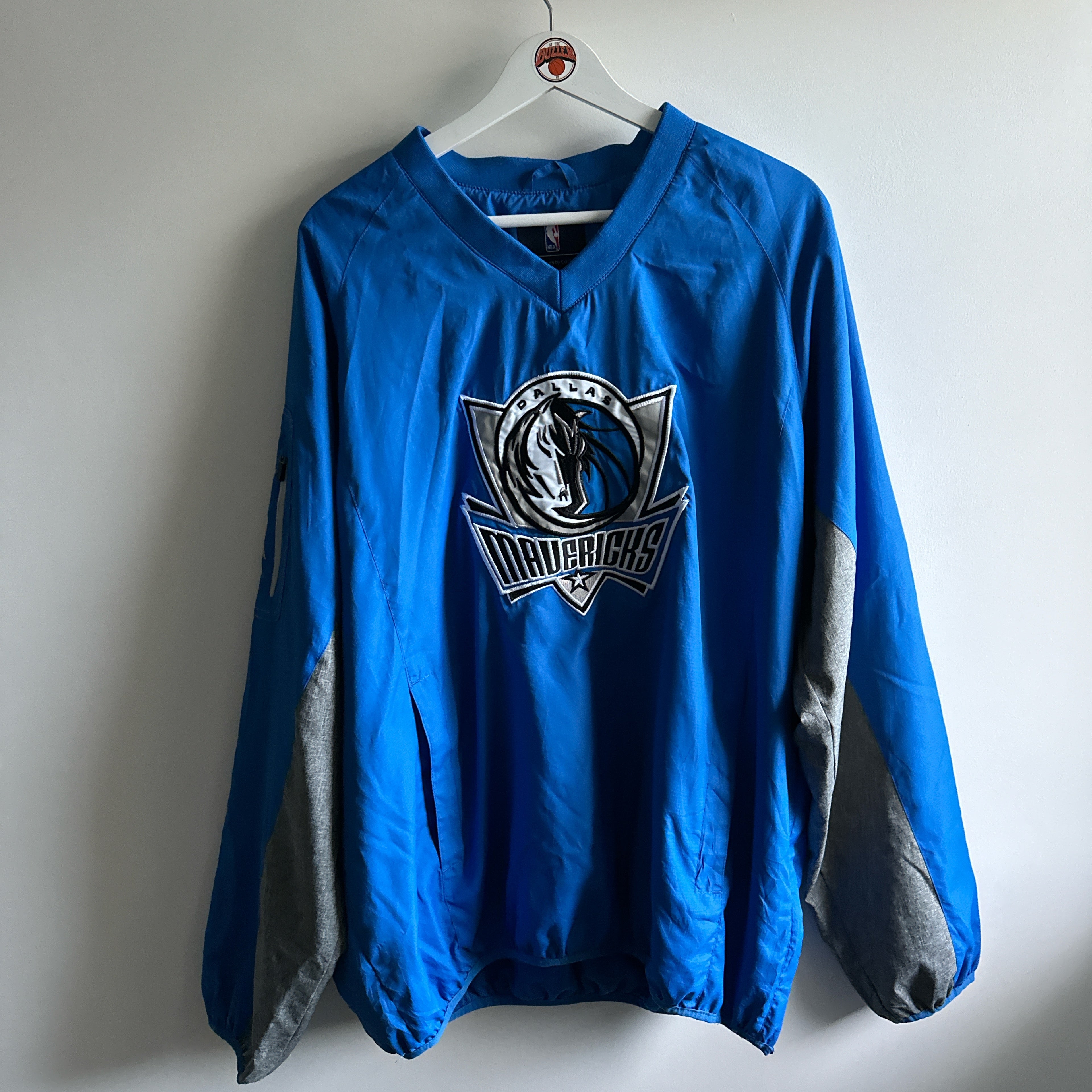 Dallas Mavericks Carl Banks G111 pullover jacket- XL