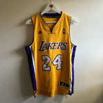 Lade das Bild in den Galerie-Viewer, Los Angeles Lakers Kobe Bryant Adidas jersey - Small (Fits Medium)
