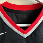 Afbeelding in Gallery-weergave laden, Portland Trailblazers Damien Lillard Nike jersey &amp; shorts  - Youth Medium
