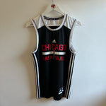 Lade das Bild in den Galerie-Viewer, Chicago Bulls Adidas jersey - Small
