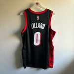 Carregar imagem no visualizador da galeria, Portland Trailblazers Damien Lillard - Medium
