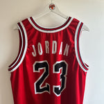 Görseli Galeri görüntüleyiciye yükleyin, Chicago Bulls Michael Jordan Champion reversible jersey - XL
