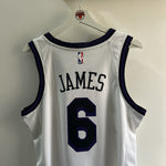 Carregar imagem no visualizador da galeria, Los Angeles Lakers Lebron James Nike jersey - Medium
