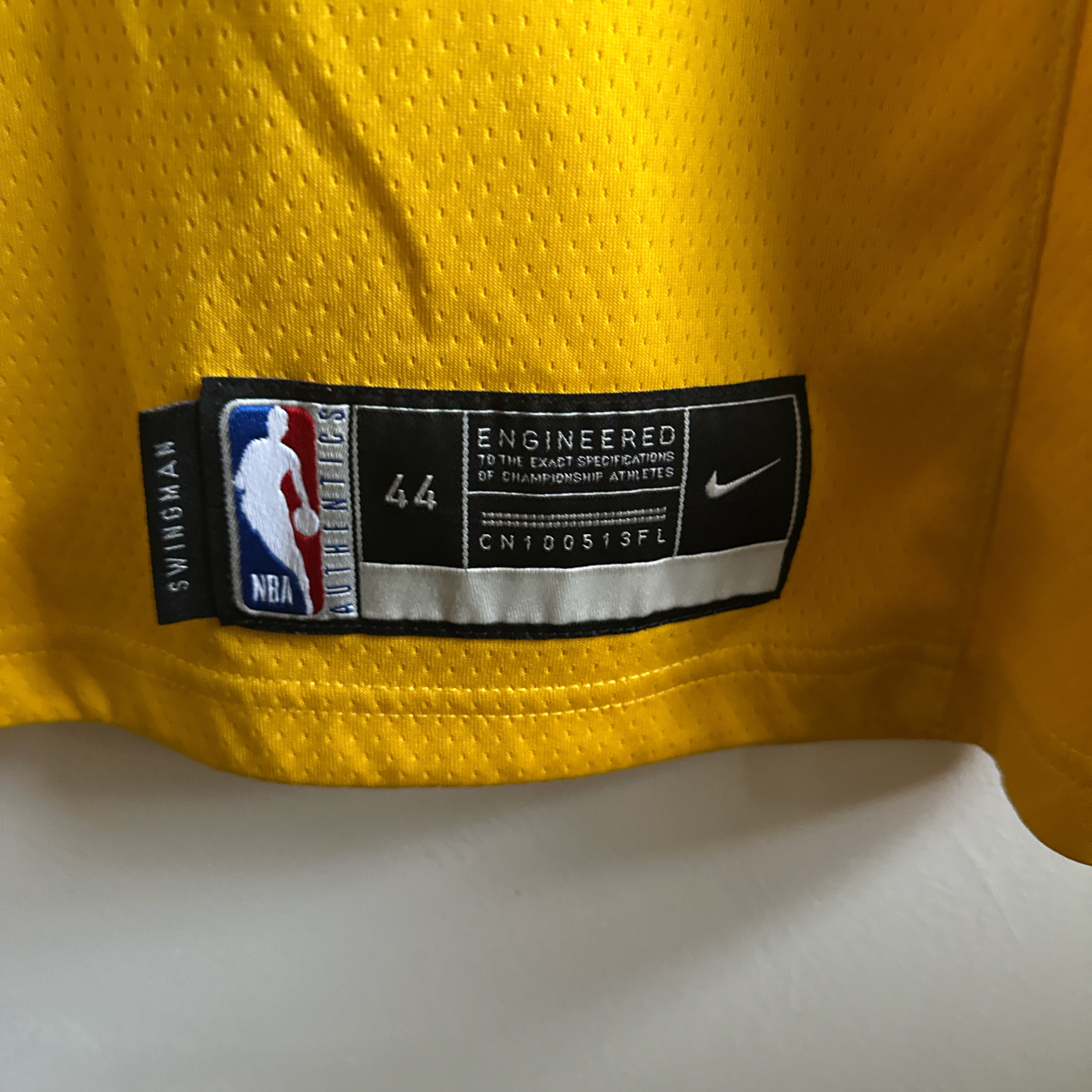 Los Angeles Lakers Lebron James Nike jersey - Medium