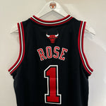 Görseli Galeri görüntüleyiciye yükleyin, Chicago Bulls Derrick Rose Adidas jersey - Small (Fits Medium)
