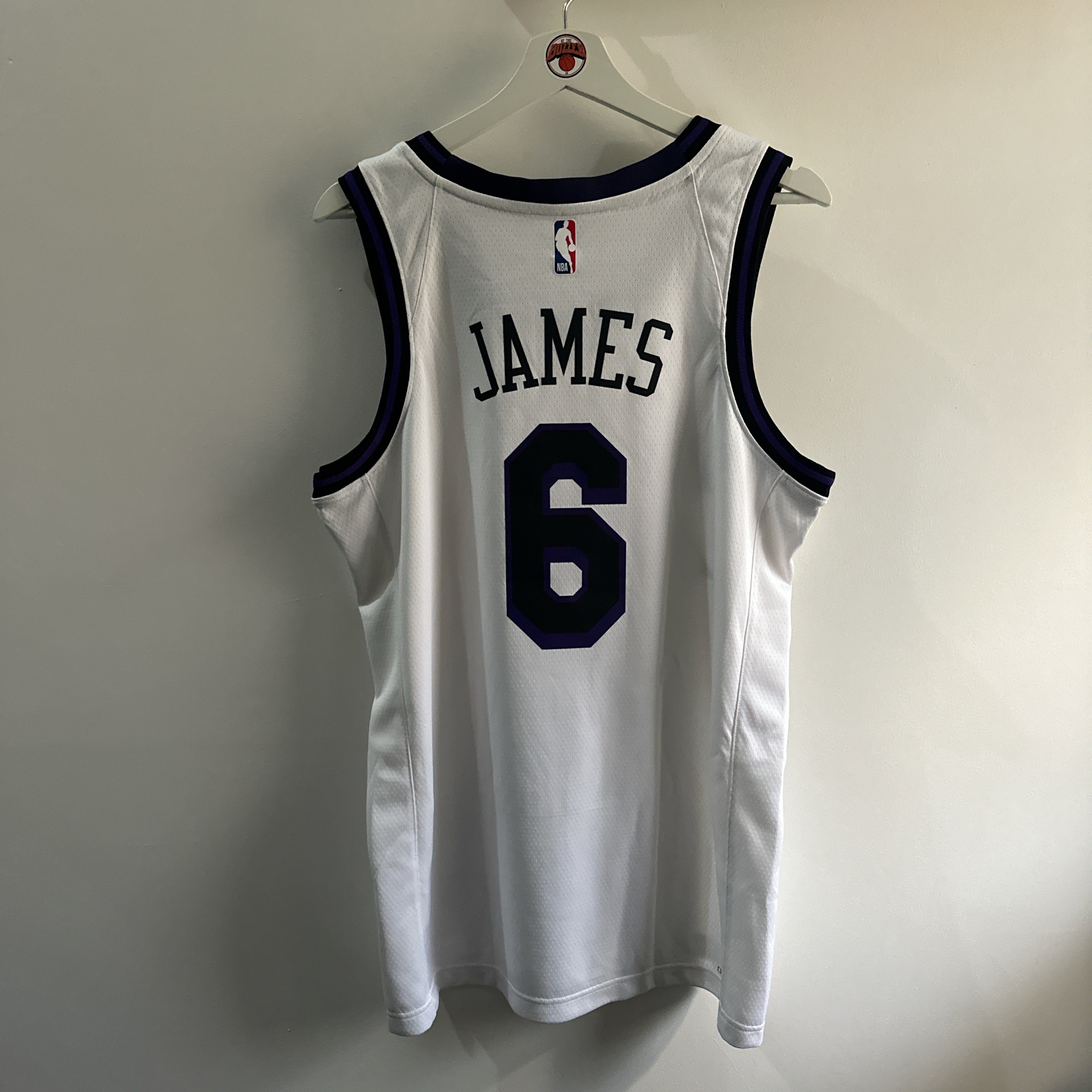 Los Angeles Lakers Lebron James Nike jersey - Medium