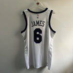 Carregar imagem no visualizador da galeria, Los Angeles Lakers Lebron James Nike jersey - Medium
