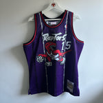 Cargar imagen en el visor de la galería, Toronto Raptors Vince Carter Mitchell &amp; Ness jersey - Large
