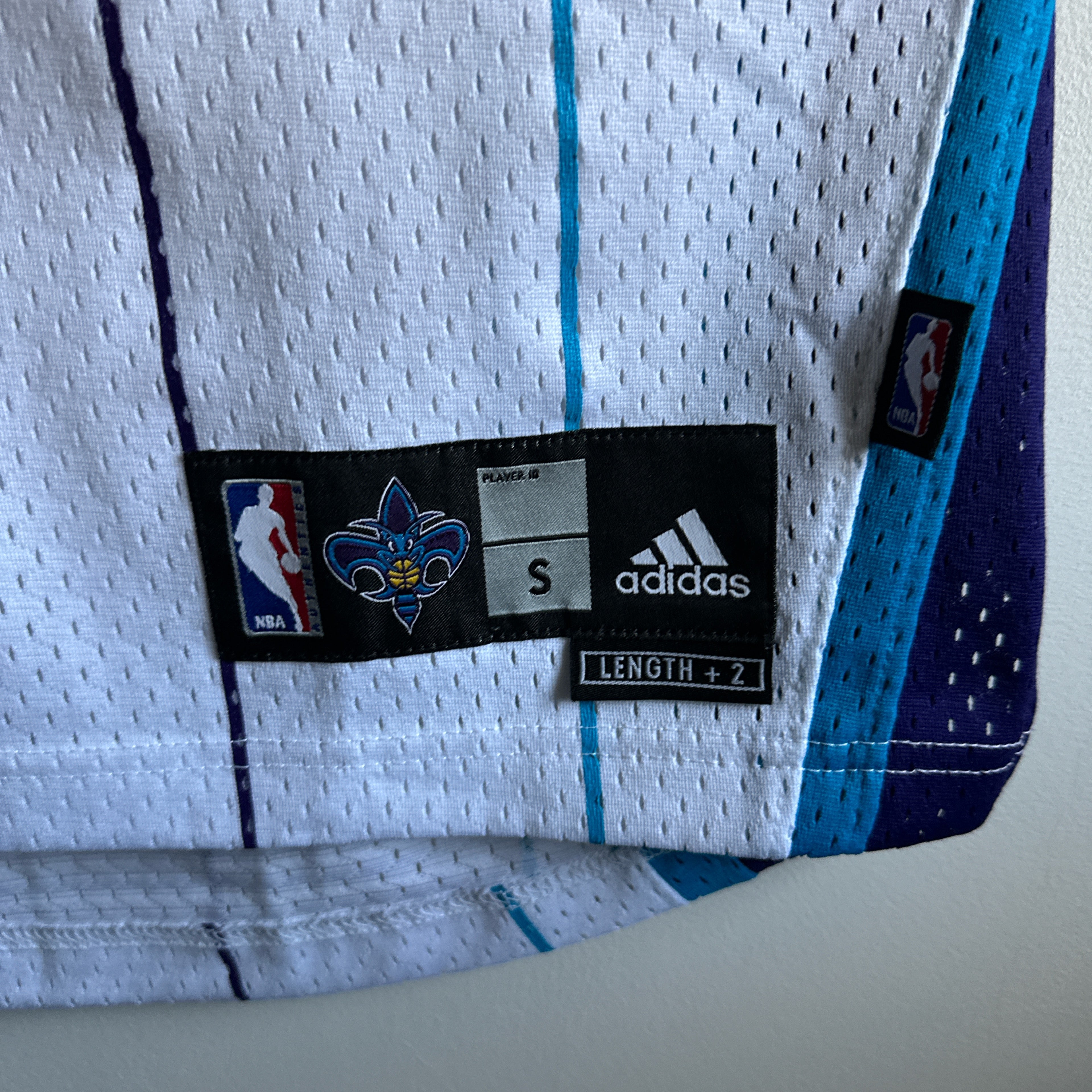 New Orleans Hornets Chris Paul Adidas jersey - Small (Fits medium)