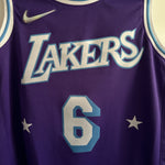 Cargar imagen en el visor de la galería, Los Angeles Lakers Lebron James Nike City jersey - Medium
