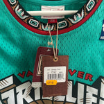 Load image into Gallery viewer, Vancouver Grizzlies Mike Bibby Mitchell &amp; Ness Jersey - Youth XL
