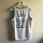 Cargar imagen en el visor de la galería, Los Angeles Lakers Lebron James Nike jersey - Medium
