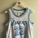 Cargar imagen en el visor de la galería, Los Angeles Lakers Lebron James Nike jersey - Medium
