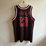 Görseli Galeri görüntüleyiciye yükleyin, Chicago Bulls Michael Jordan Champion reversible jersey - XL
