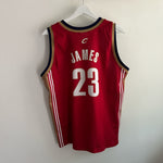 Cargar imagen en el visor de la galería, Cleveland Cavaliers Lebron James Champion jersey - Youth XL
