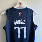 Afbeelding in Gallery-weergave laden, Dallas Mavericks Luka Doncic Nike jersey - Youth Medium
