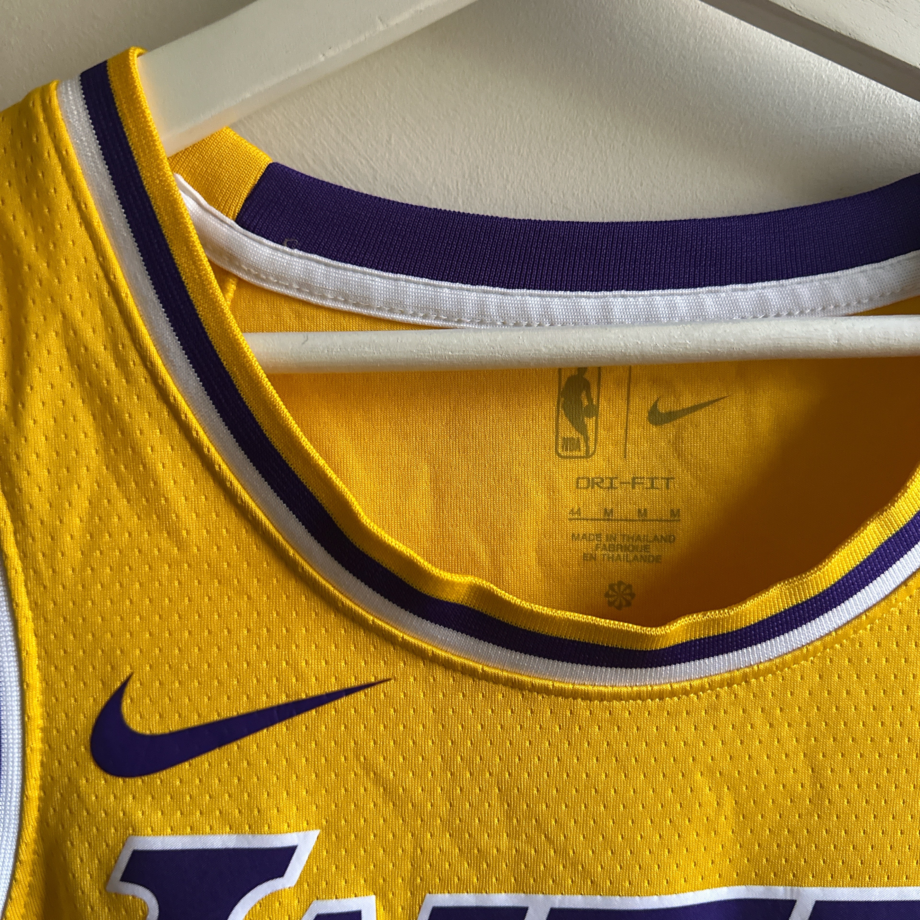 Los Angeles Lakers Lebron James Nike jersey - Medium