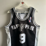 Cargar imagen en el visor de la galería, San Antonio Spurs Tony Parker Champion jersey - Medium
