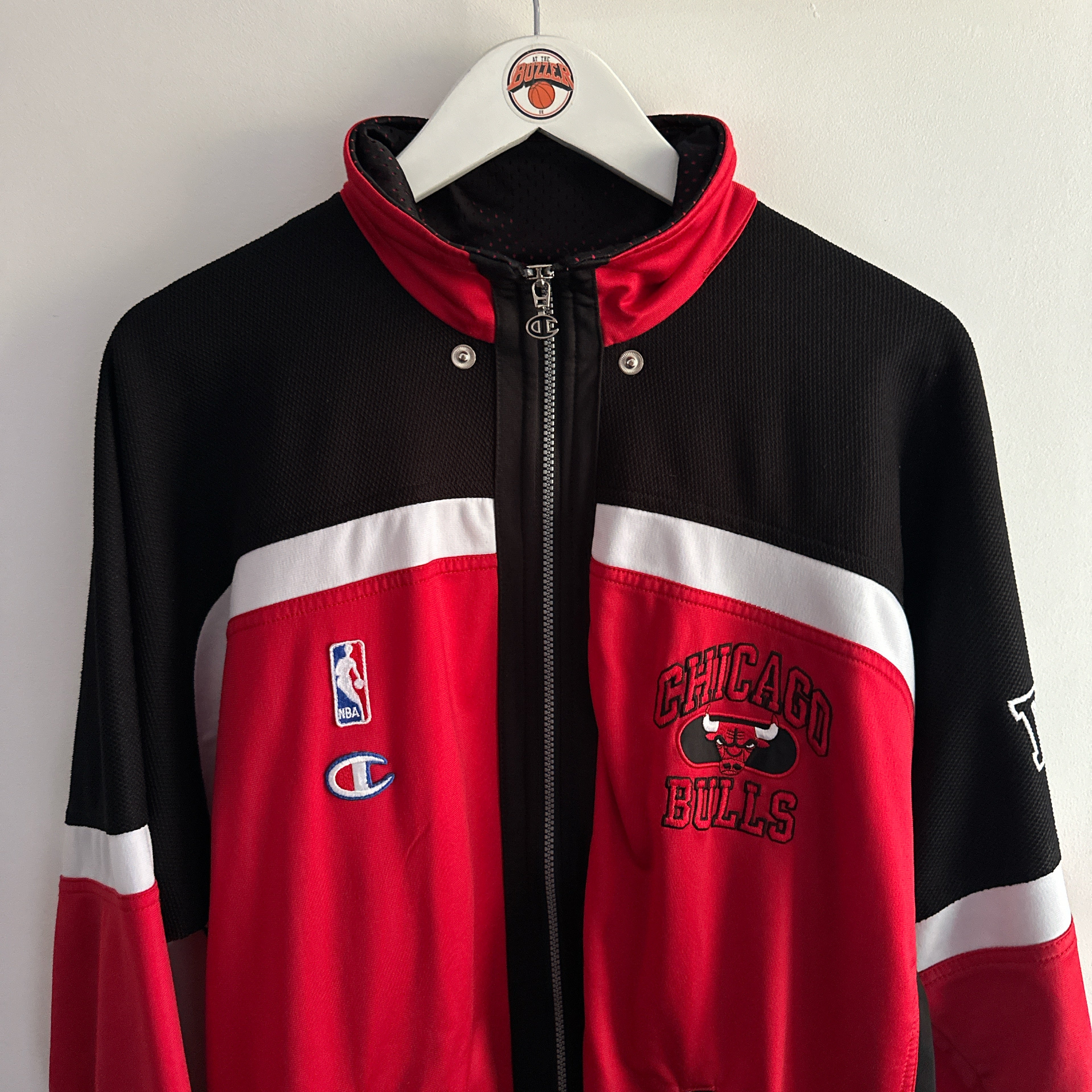 Chicago Bulls long sleeve Champion warm up jacket - Small (fits medium / large)