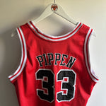 Charger l&#39;image dans la galerie, Chicago Bulls Scottie Pippen Champion jersey - Medium (Fits large)
