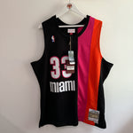 Load image into Gallery viewer, Miami Heat Alonzo Mourning Mitchell &amp; Ness jersey - XL
