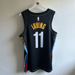 Cargar imagen en el visor de la galería, Brooklyn Nets Kyrie Irving Nike jersey - Medium
