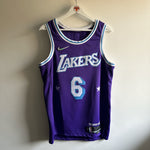 Charger l&#39;image dans la galerie, Los Angeles Lakers Lebron James Nike jersey - Medium
