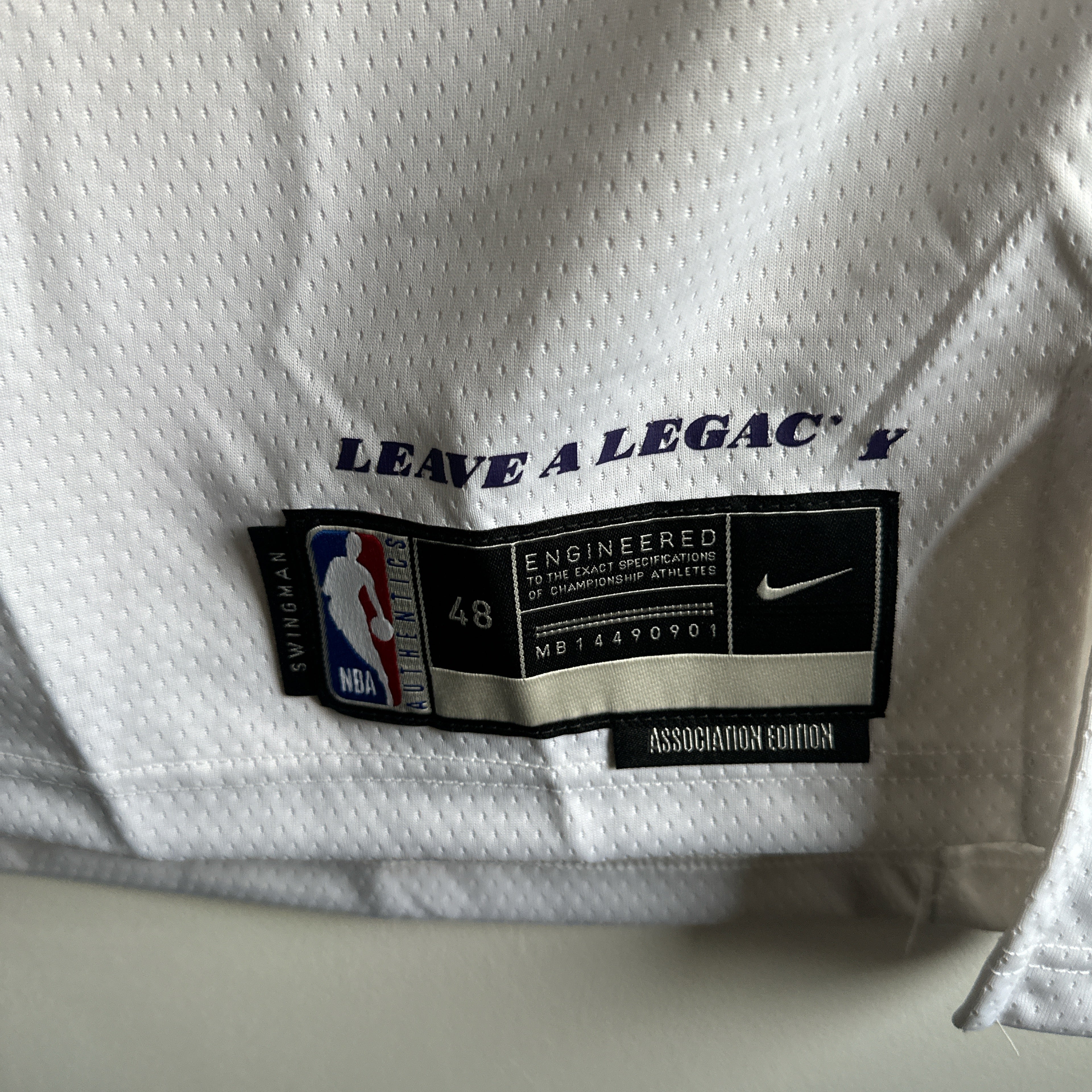 Los Angeles Lakers Lebron James Nike jersey - Large