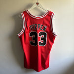 Charger l&#39;image dans la galerie, Chicago Bulls Scottie Pippen Champion jersey - Medium (Fits large)
