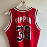 Görseli Galeri görüntüleyiciye yükleyin, Chicago Bulls Scottie Pippen Champion jersey - Small (Fits medium)
